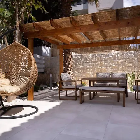 Bali-style One Bedroom | Lighthouse Apartmán